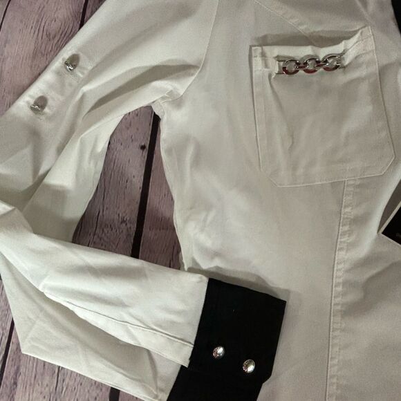 NWT Express The Essential Shirt White Black Trim Silver Hardware Button Up Top S - Picture 3 of 8